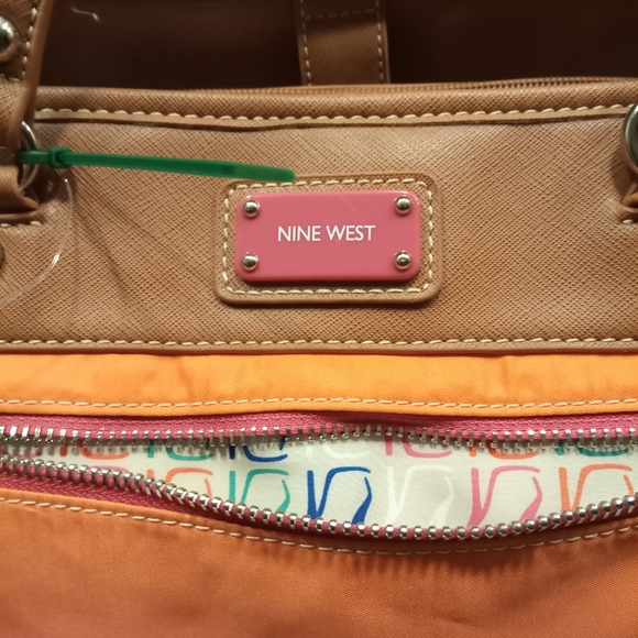 Handbag - Picture 4 of 6